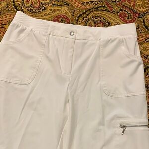 Zenergy By Chico’s Cargo Shorts Size 1(8/10)